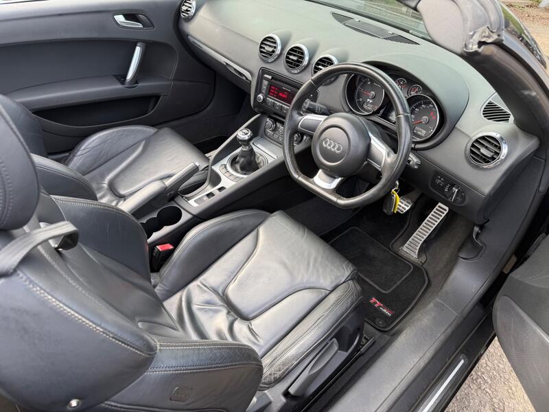 AUDI TT