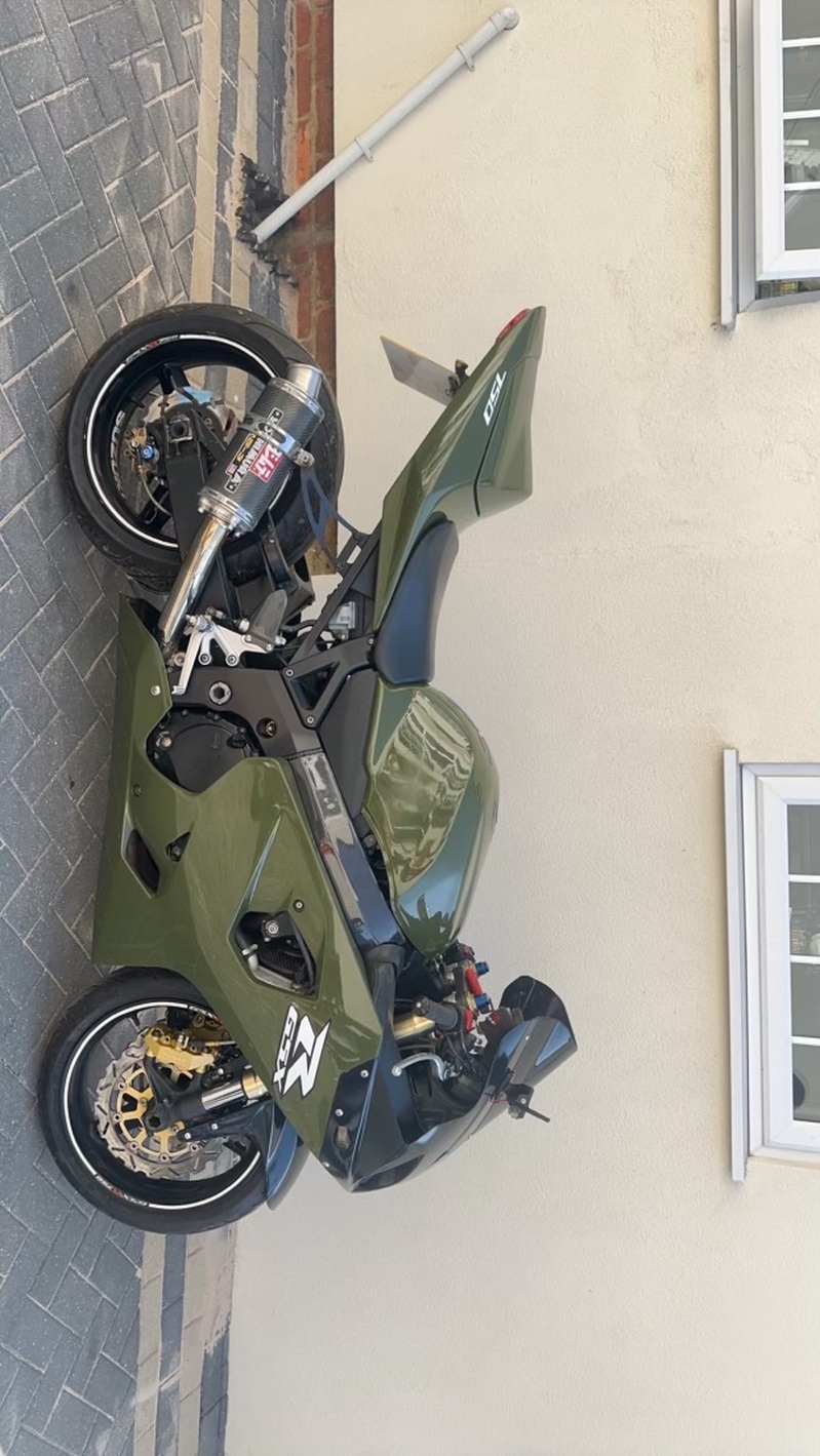 SUZUKI GSX